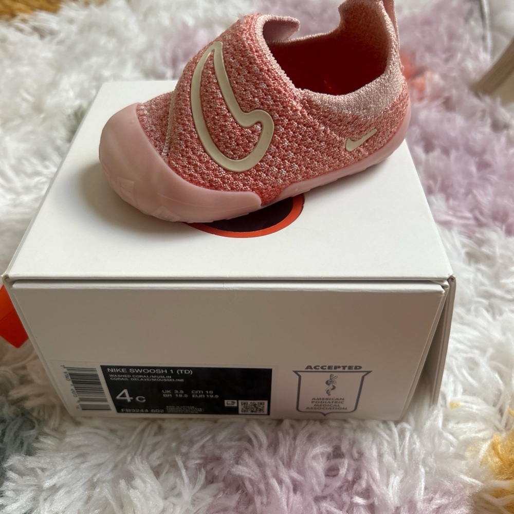 Nike Toddler Pink Knit Slip-On Swoosh Sneaker